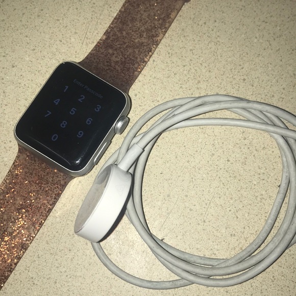 apple watch - series 3 / charged included